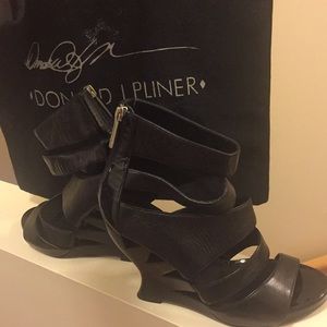 Donald Pliner Black Wedges
